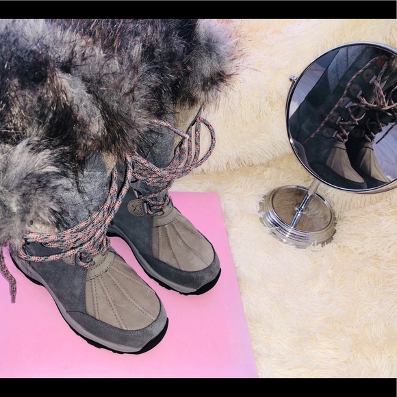 Clarks Women's Wintry Hi Waterproof snow - Picture 2 of 5